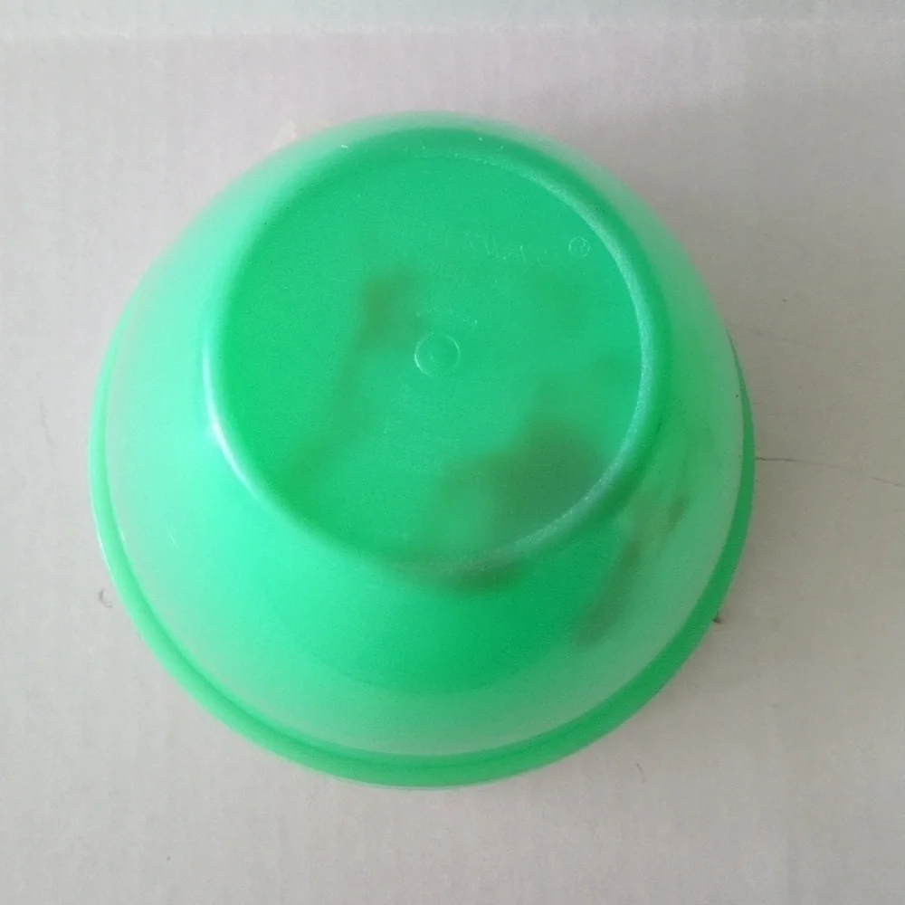 That's a Bowl Tupperware and square Tupperware storage container.